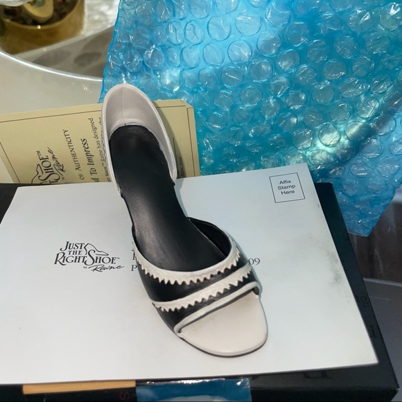 Just The Right Shoe Dressed To Impress By Raine - Picture 5 of 9